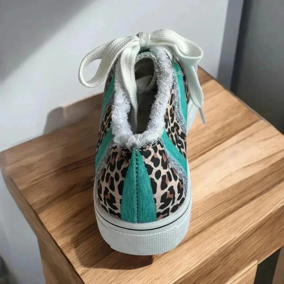 Women's Leopard Print/Teal NEW No Tags Canvas Shoes Casual Lace-Up Sneakers US 7 - Picture 3 of 10